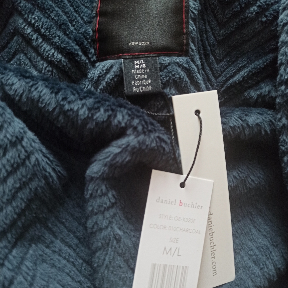Men's Robe - Picture 2 of 2